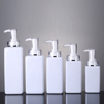 Garrafa clara do champô do plástico da loção dos homens vazios luxuosos do condicionador Packaging16oz do hotel de 300ml 400ml 500ml com bomba do ouro