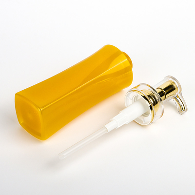 o corpo vazio Kylie Skin Care Shower Gel mal ventilada da loção da cor amarela luxuosa de 350ml 500ml engarrafa com bomba do ouro