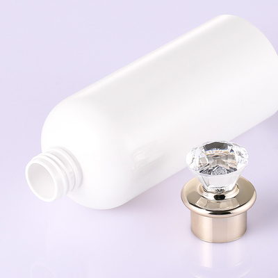 ANIMAL DE ESTIMAÇÃO de alta qualidade em volta das garrafas plásticas de empacotamento cosméticas mal ventiladas vazias do champô da loção da alavanca de seleção branca com Diamond Cap