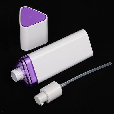 O empacotamento cosmético de carimbo quente ajusta Violet Serum triangular