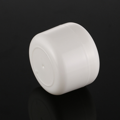 O frasco de empacotamento de creme branco redondo, corpo desnata os frascos 50g cosméticos